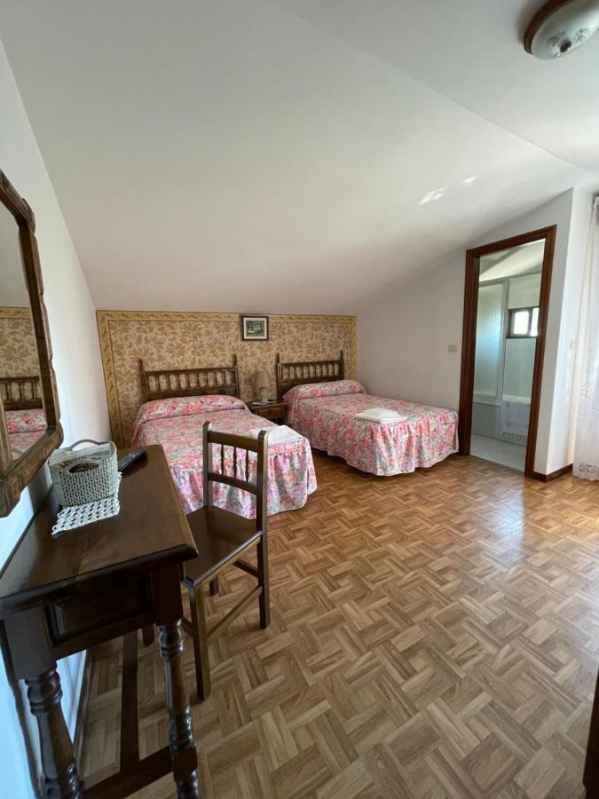 Hostal Restaurante Luz De Luna บียานูเอบา เด อาโรซา ภายนอก รูปภาพ