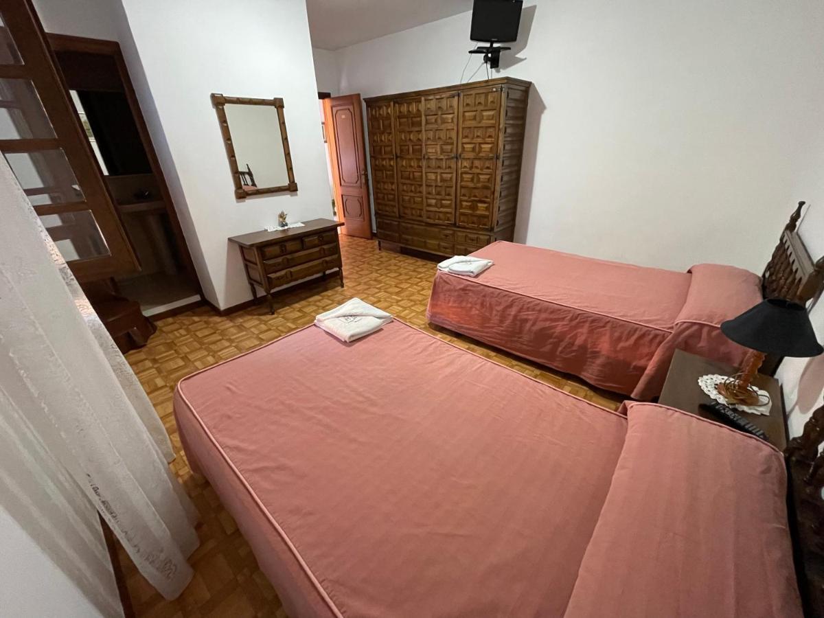 Hostal Restaurante Luz De Luna บียานูเอบา เด อาโรซา ภายนอก รูปภาพ