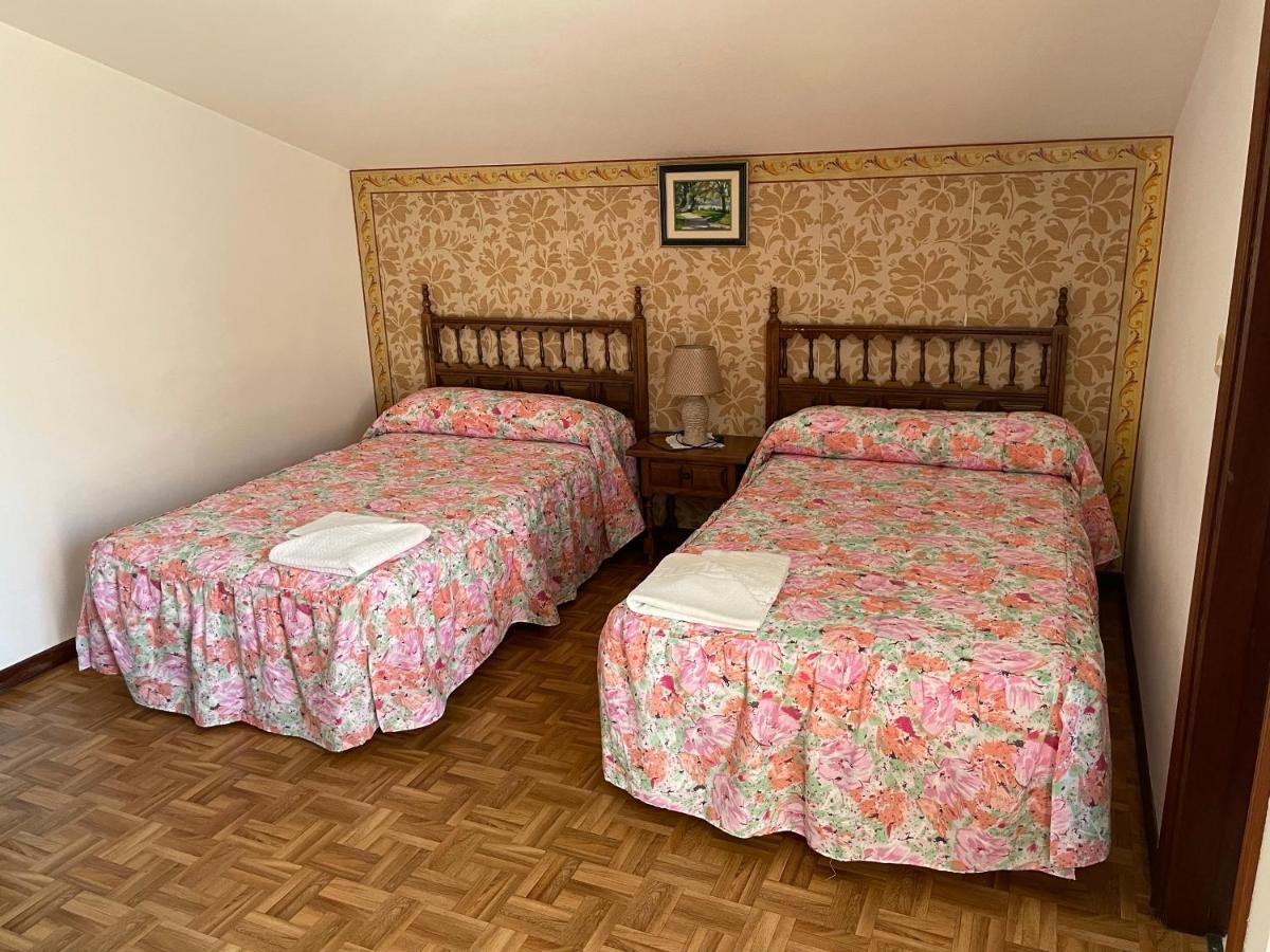Hostal Restaurante Luz De Luna บียานูเอบา เด อาโรซา ภายนอก รูปภาพ