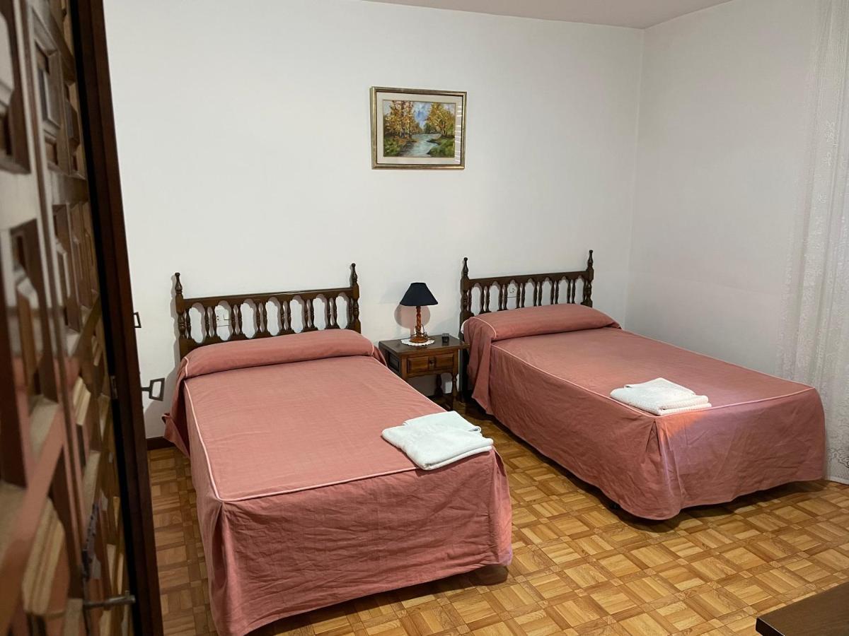 Hostal Restaurante Luz De Luna บียานูเอบา เด อาโรซา ภายนอก รูปภาพ