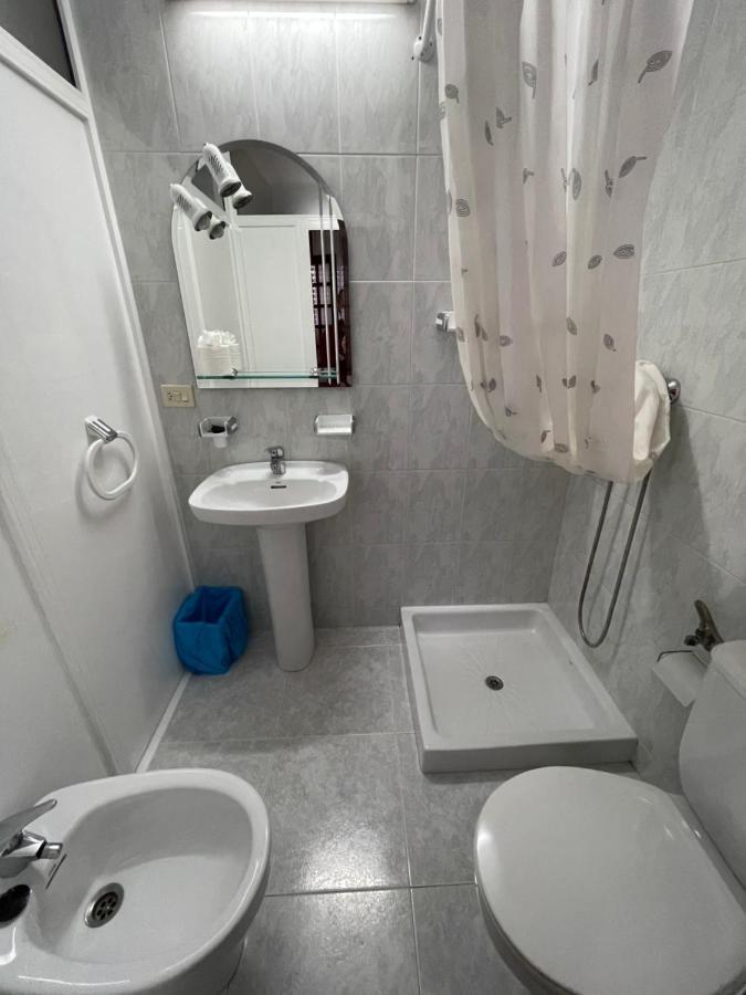 Hostal Restaurante Luz De Luna บียานูเอบา เด อาโรซา ภายนอก รูปภาพ