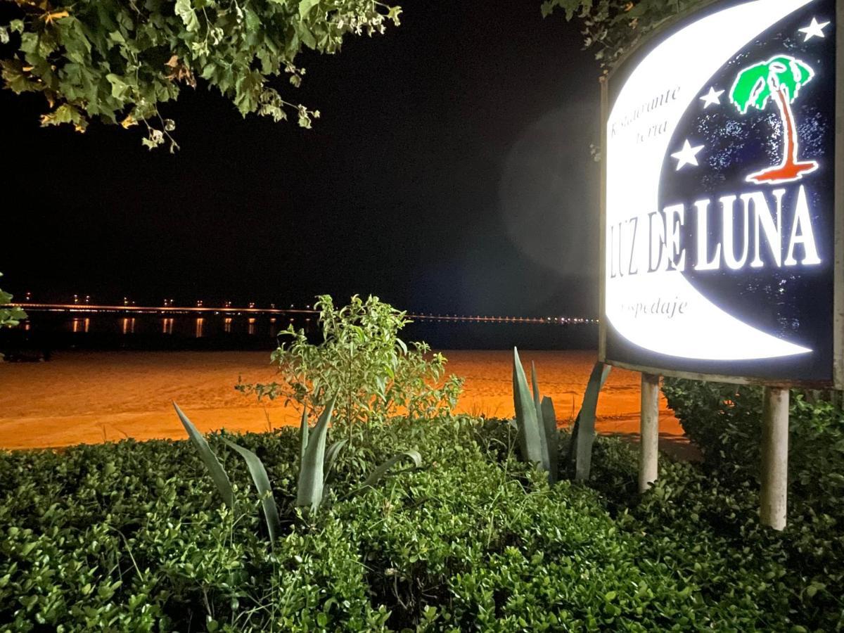 Hostal Restaurante Luz De Luna บียานูเอบา เด อาโรซา ภายนอก รูปภาพ